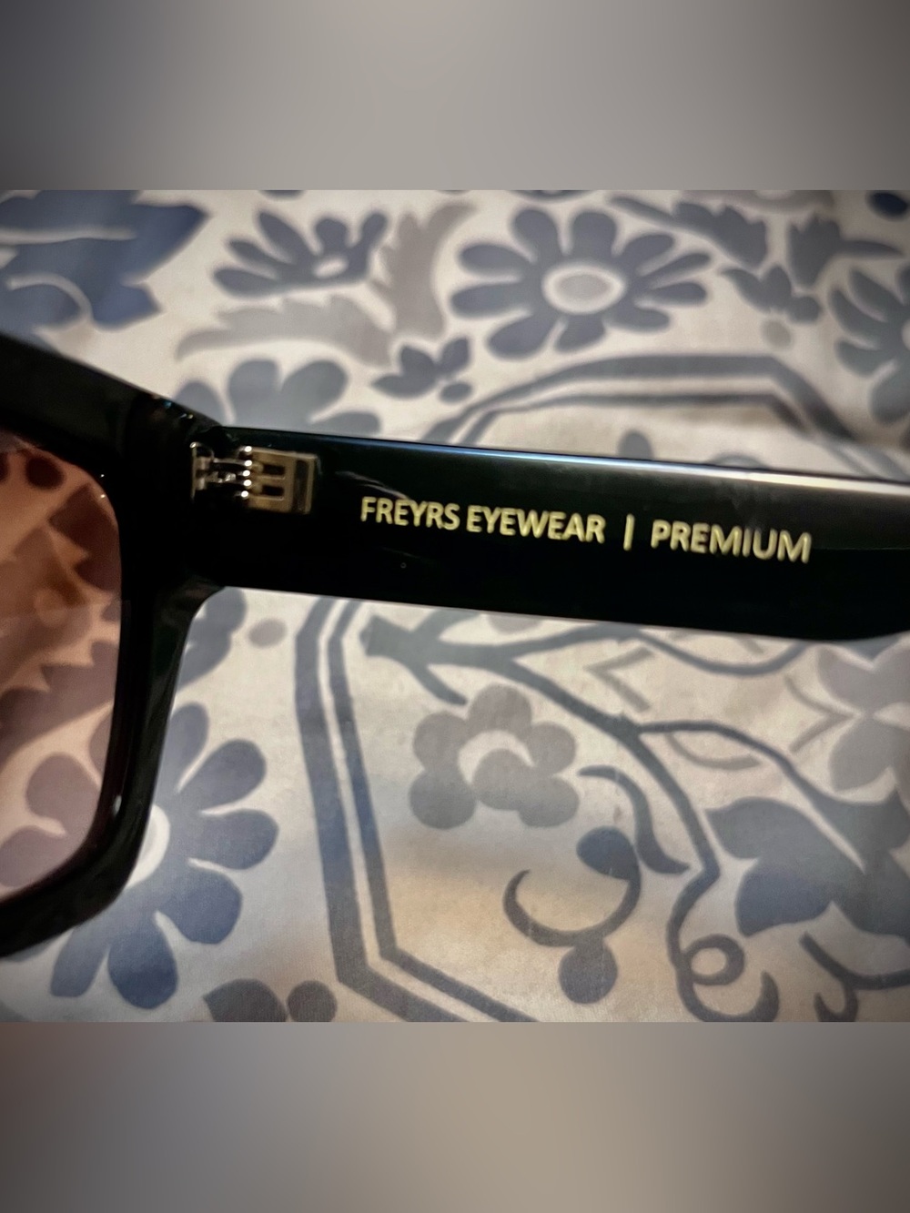 Freyrs Premium Unisex Black Square Sunglasses - Brown Gradient Lenses - Picture 5 of 5
